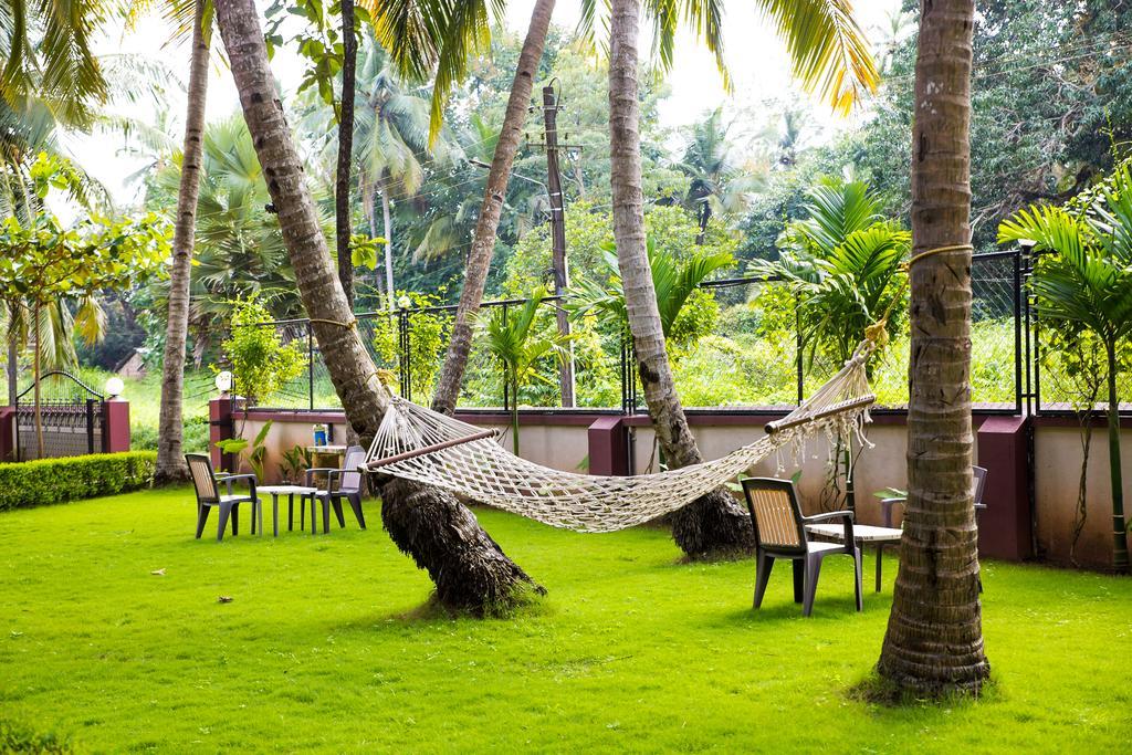 Lazy Frog Guest House Cavelossim Extérieur photo