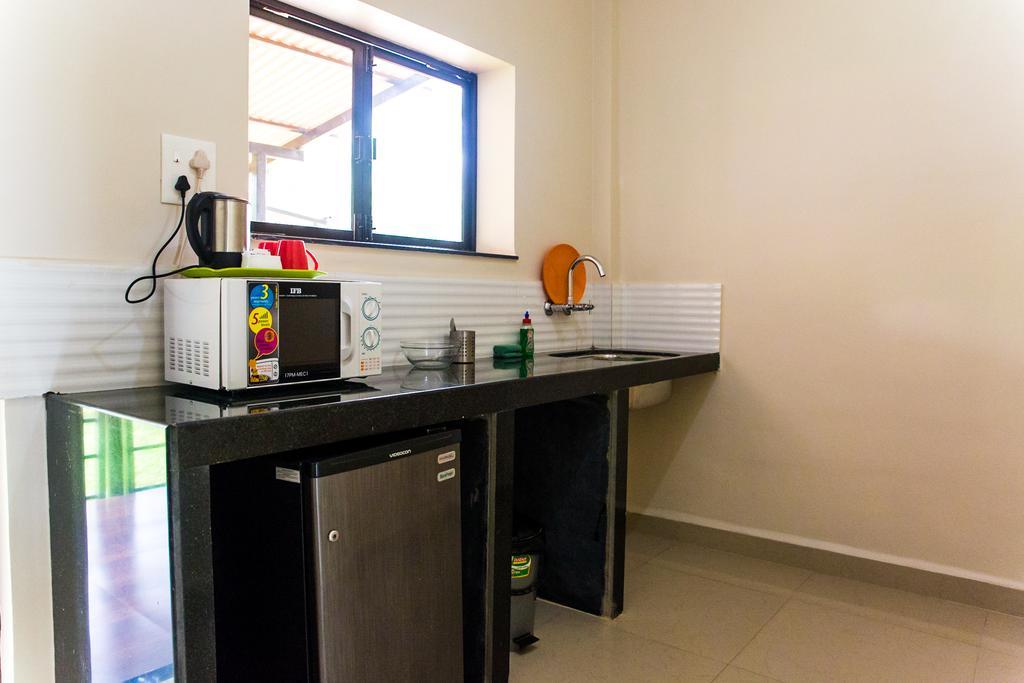 Lazy Frog Guest House Cavelossim Extérieur photo