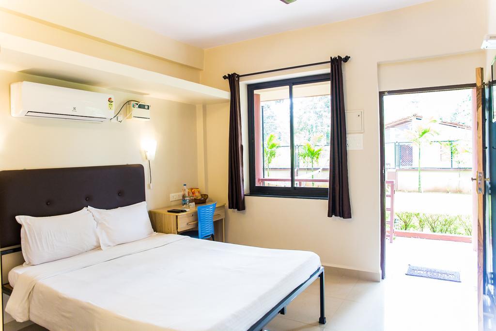 Lazy Frog Guest House Cavelossim Extérieur photo