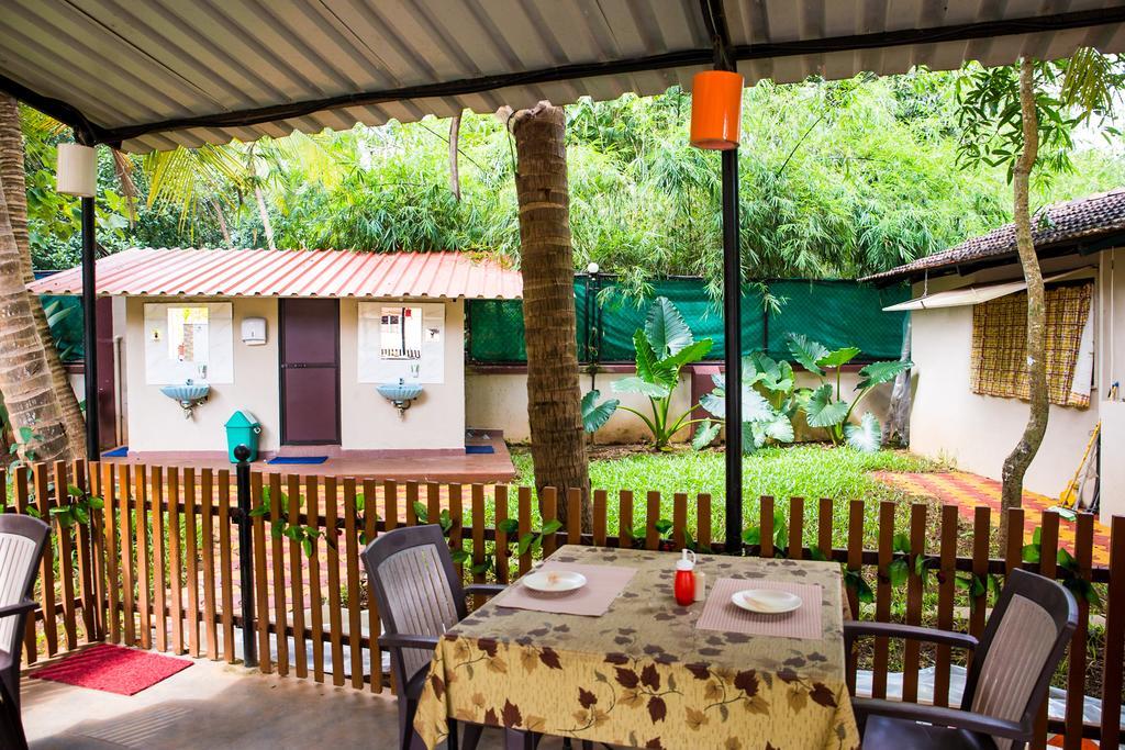 Lazy Frog Guest House Cavelossim Extérieur photo